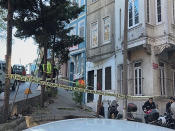 Beyoğlu'nda şüpheli ölüm! Bodrum katında ölü bulundu