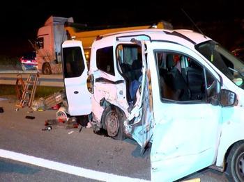 Eyüpsultan'da feci kaza! Seyir halindeyken çarptı: 4 yaralı