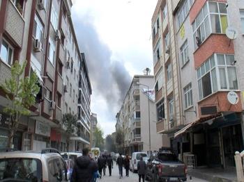 Okul inşaatında alev alev yanmaya başladı! Güngören'de İtfaiye'nin zorlu mücadelesi
