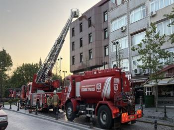 Topkapı'da otel yangını: En üst katta çıktı, 1 kişi öldü!