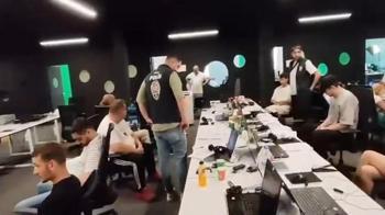Yapay zeka ile milyonluk vurgun yaptılar! Uluslararası suç ağı çökertildi