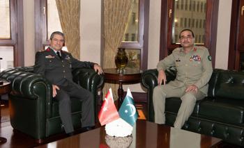 Genelkurmay Başkanı Orgeneral Bayraktaroğlu, Pakistan Savunma Kuvvetleri Komutanı Munir ile görüştü