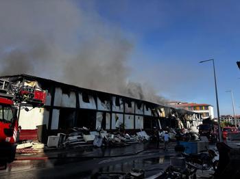 Malatya'da şantiyede işçilerin kaldığı konteynerde yangın (2)
