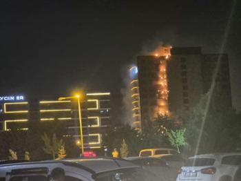 Diyarbakır’da plazada yangın; ekiplerin müdahalesi sürüyor