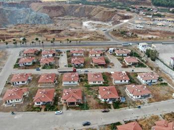TOKİ hazırladı, üretimi kendileri yapıyor: Gaziantep'te ev önünde yetiştiriyorlar