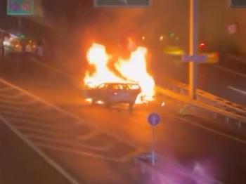 Sarıyer TEM Otoyolu’nda otomobil duran taksiye çarptı: 2 araç yandı, 5 kişi yaralandı