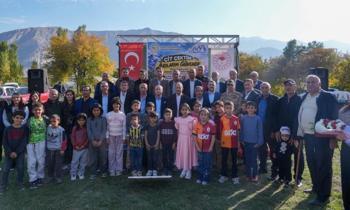 Hakkari’de 262 arıcıya güneş panelli elektrikli çit desteği