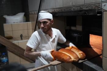 Soba sıcağı ararken hayatının mesleğini buldu! 14 yaşında girdiği fırından zanaatkar olarak çıktı, 45 çeşit üretmeye başladı