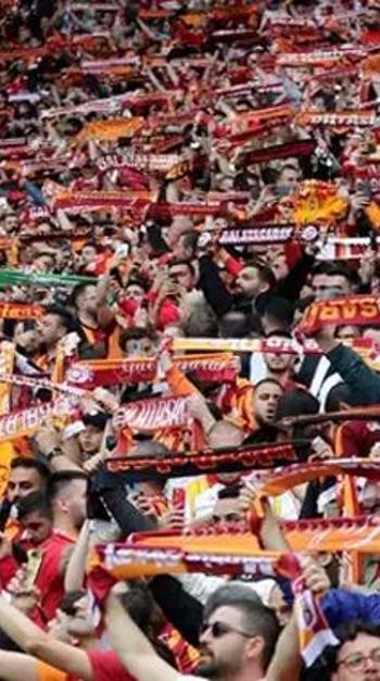 Galatasaraylı taraftarlar şampiyonluk için Konya'ya akın etti