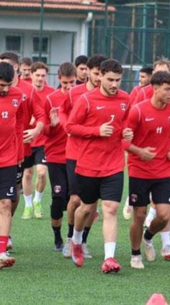 Karşıyaka evinde Denizli İdman Yurdu'nu 2 golle geçti