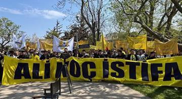 Fenerbahçe taraftarından protesto yürüyüşü!