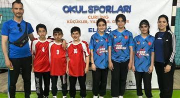 Erzincan’da büyük başarı! Ortaokul takımı Türkiye finallerine çıktı