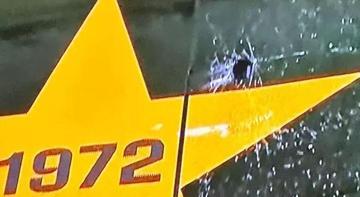 Galatasaray takım otobüsüne Göztepe deplasmanında taşlı saldırı!