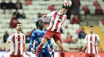 Antalyaspor-Samsunspor maçında 1 penaltı ve 4 gol vardı