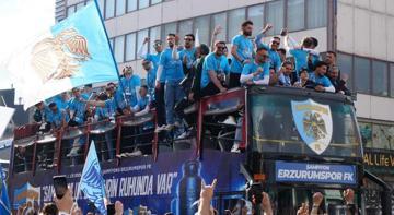 Erzurumspor FK şampiyonluğu taraftarlarıyla birlikte coşkuyla kutladı