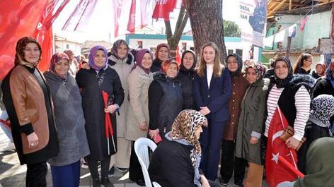 Türkiyenin en genç kadın belediye başkanı oldu