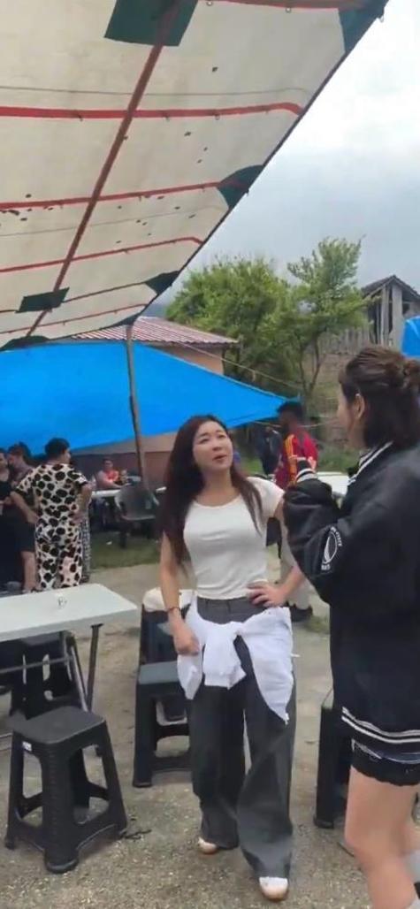 Koreli turistleri düğüne davet edip para aldığı iddia istemişti Hakkım olanı aldım