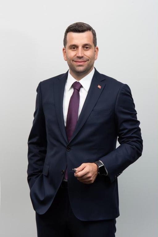 Ataşehir Belediyesi AK Partiye geçti Cumhur İttifakının adayı Serdar Orhan başkanvekili seçildi