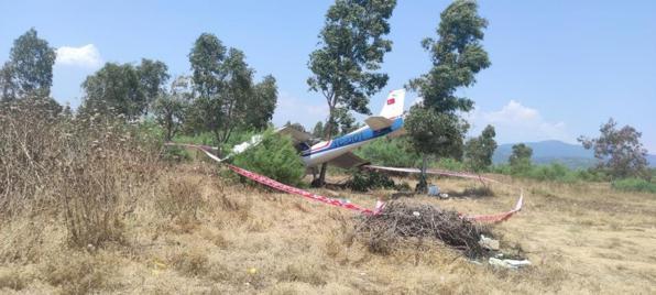 İzmir Selçuk’ta özel bir uçak araziye düştü: 2 yaralı