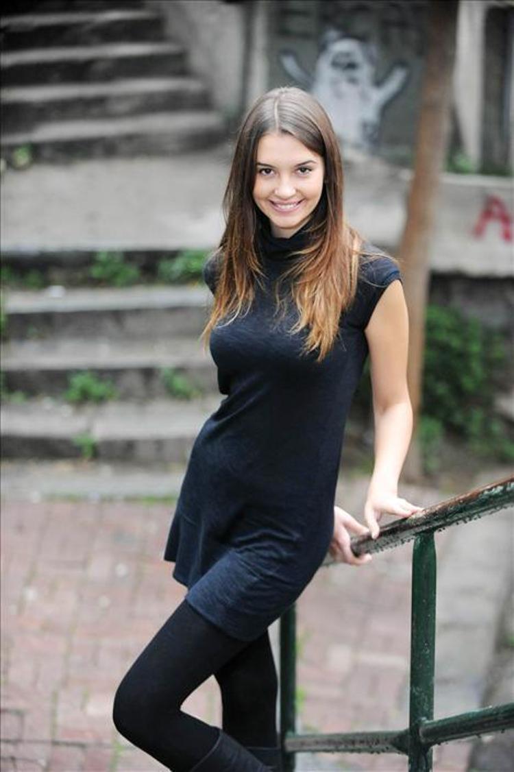 Leyla Lydia Tuğutludan bikinili pozlar