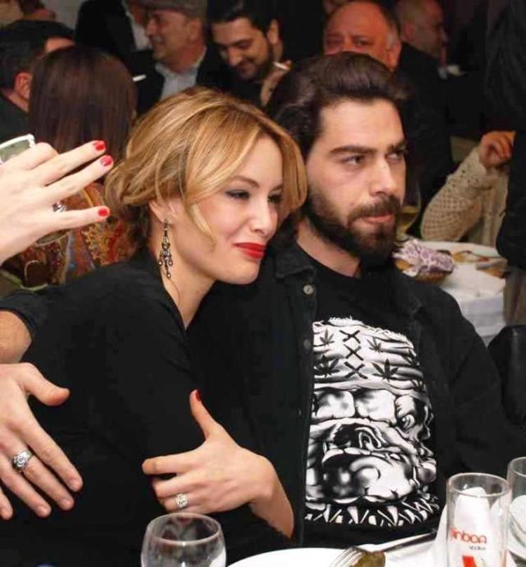 Gamze Özçelik kendini dine adadı