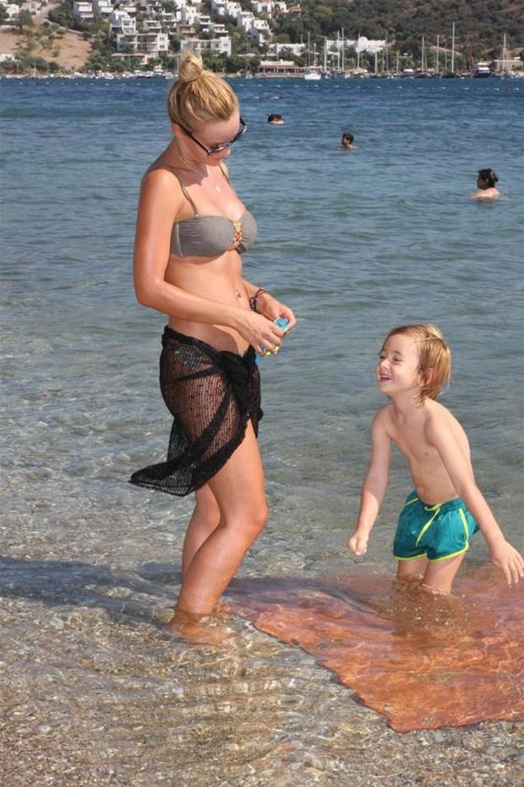 Gamze Özçelik kendini dine adadı