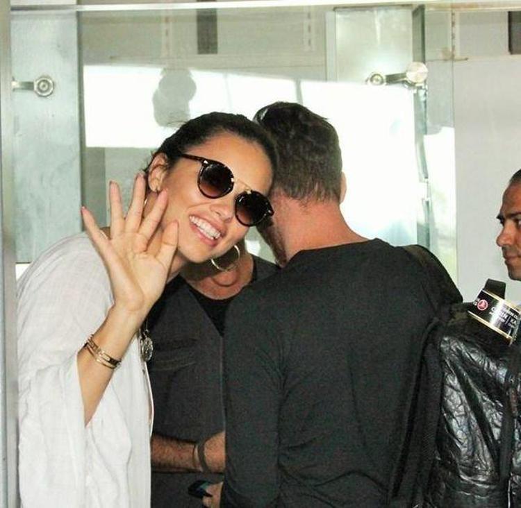 Ve o fotoğraf geldi Adriana Lima ile Metin Hara...
