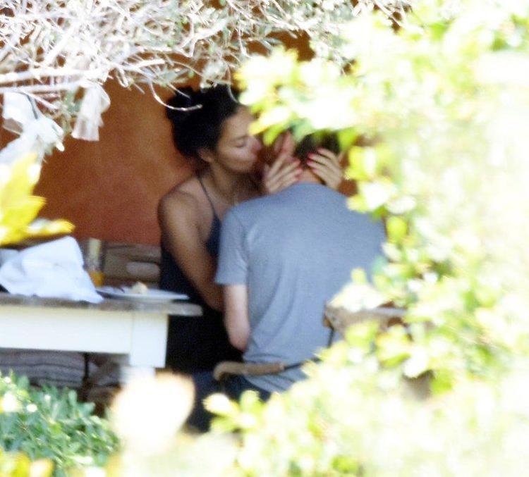 Ve o fotoğraf geldi Adriana Lima ile Metin Hara...