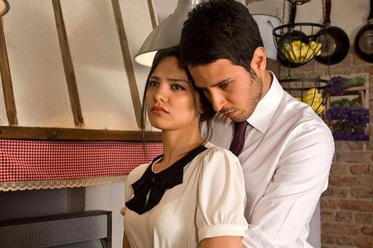 Hazal Filiz Küçükköse eşini bakın kimle aldattı