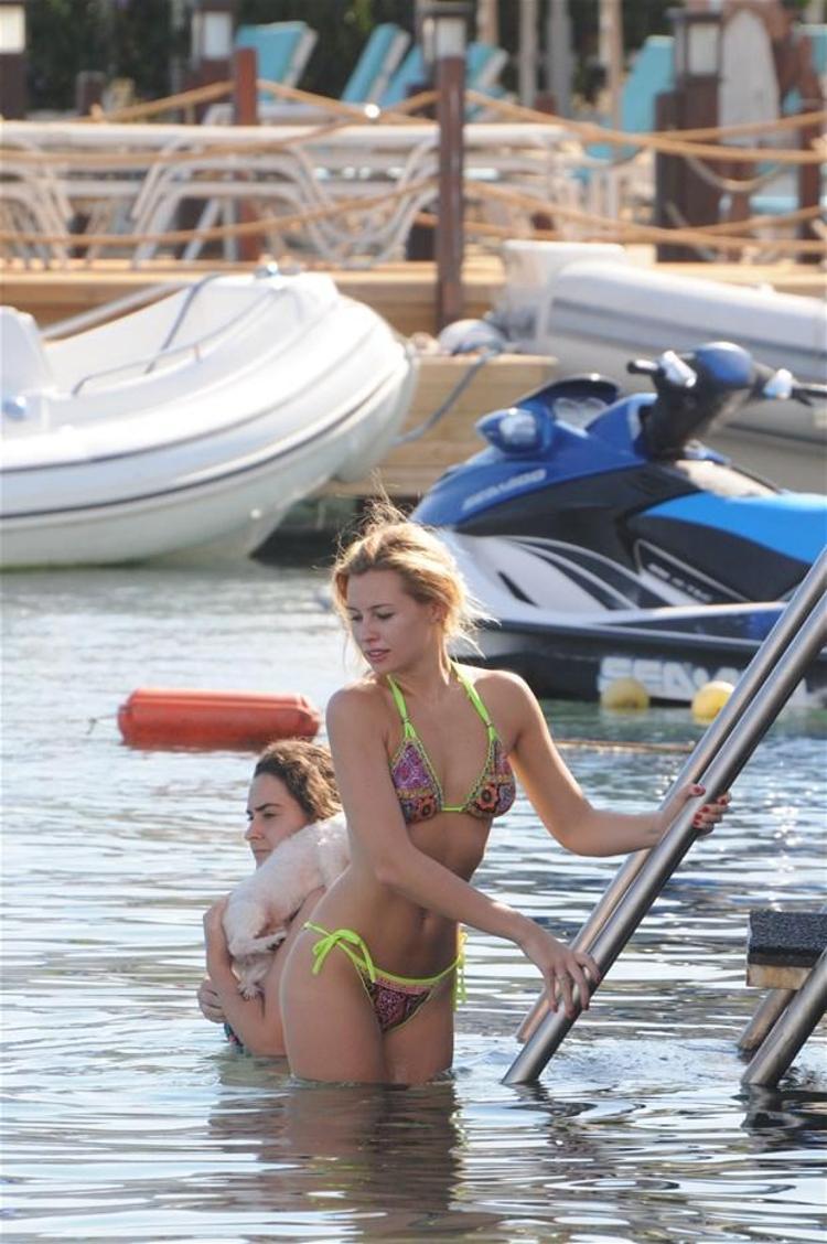 Chloeden ateşli pozlar Nefes kesti...