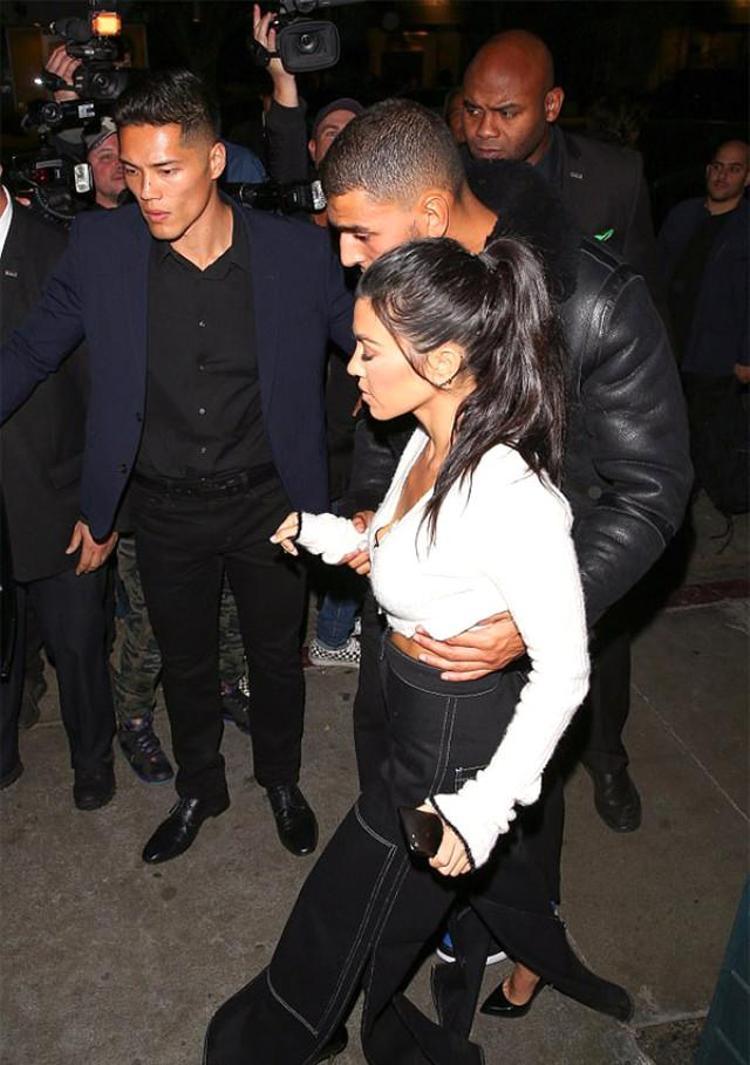 Sütyensiz Kendall Jennerdan şok frikik