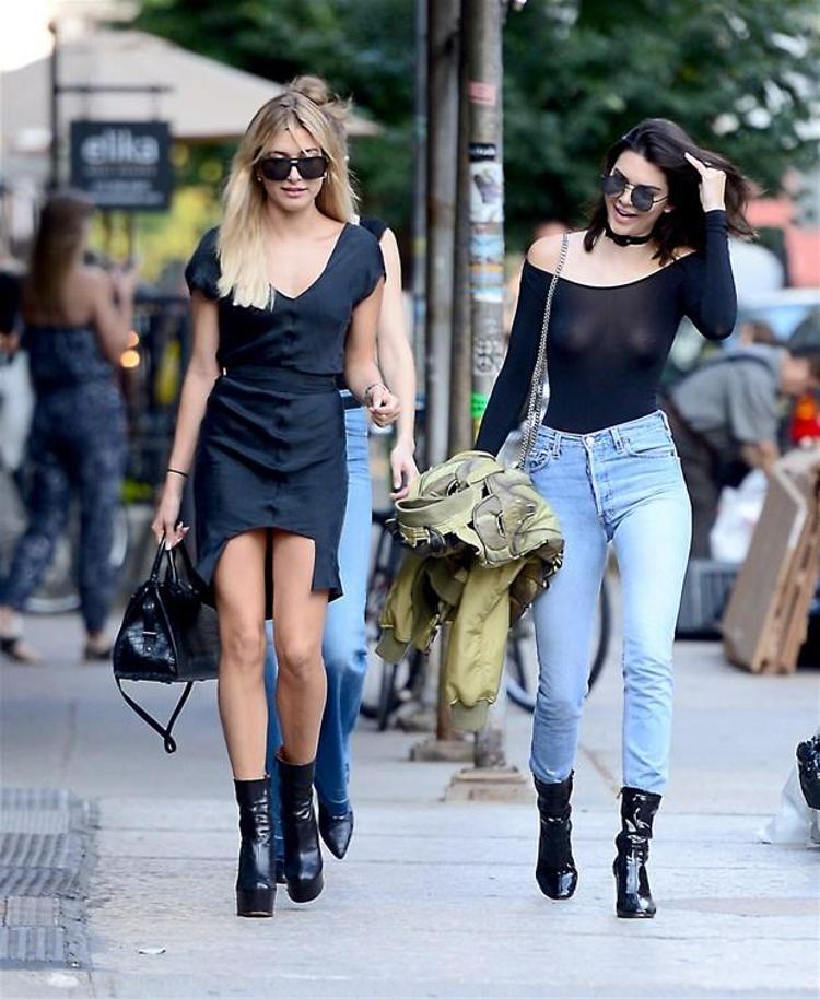Sütyensiz Kendall Jennerdan şok frikik