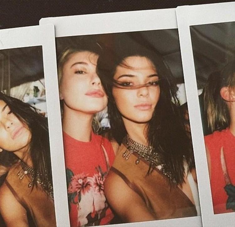 Sütyensiz Kendall Jennerdan şok frikik