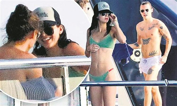 Sütyensiz Kendall Jennerdan şok frikik