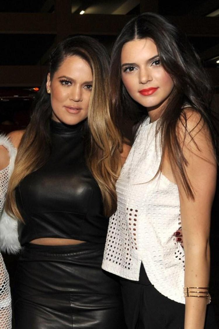 Sütyensiz Kendall Jennerdan şok frikik