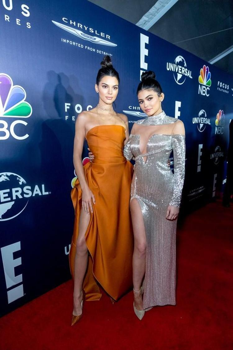 Sütyensiz Kendall Jennerdan şok frikik