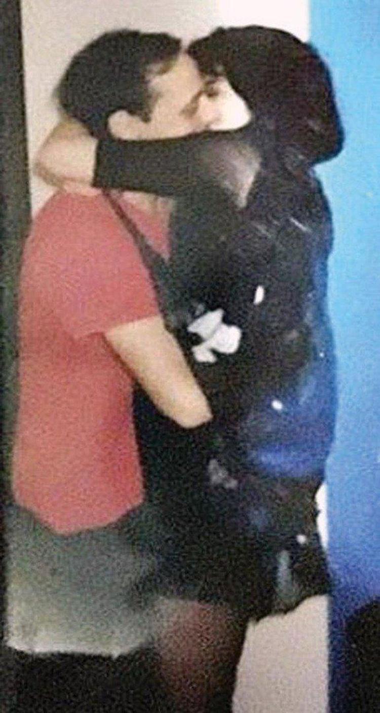 -Bu konserle basında çıkan o öpüşme fotoğrafları arasında ne kadar zaman var
