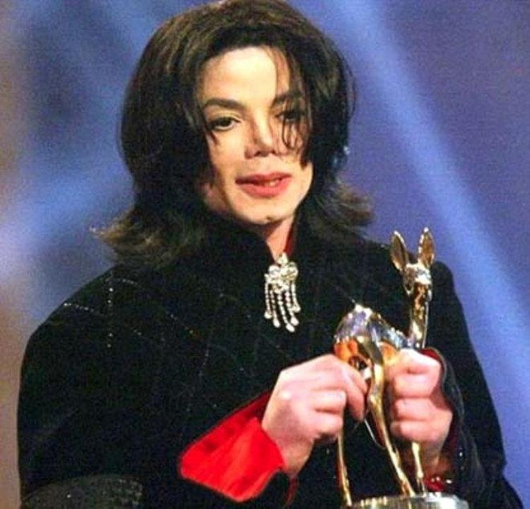 Dünya şokta Michael Jackson yaşıyor mu