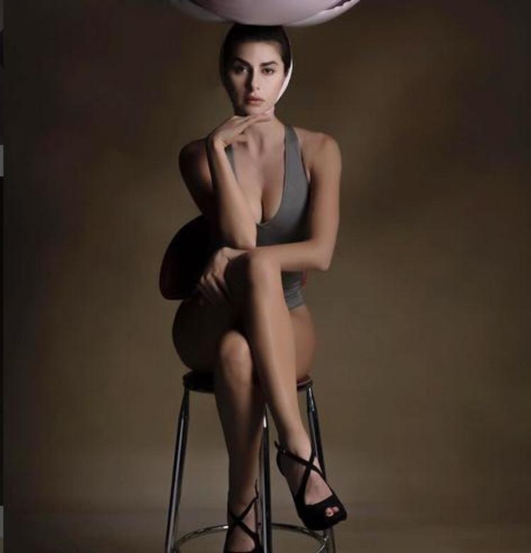Nesrin Cavadzade: Bale hocam sırtımda...