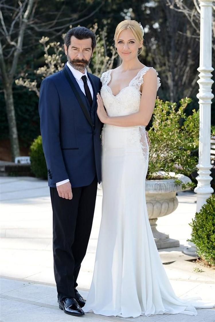 Bomba iddia Boşanmayı Meryem Uzerli ile kutladı...