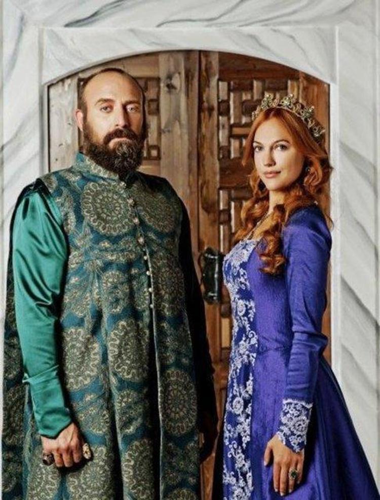 Bomba iddia Boşanmayı Meryem Uzerli ile kutladı...