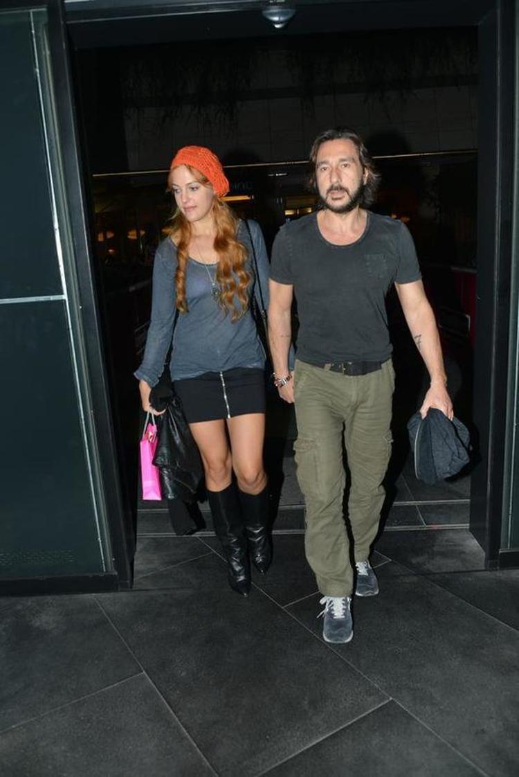 Bomba iddia Boşanmayı Meryem Uzerli ile kutladı...