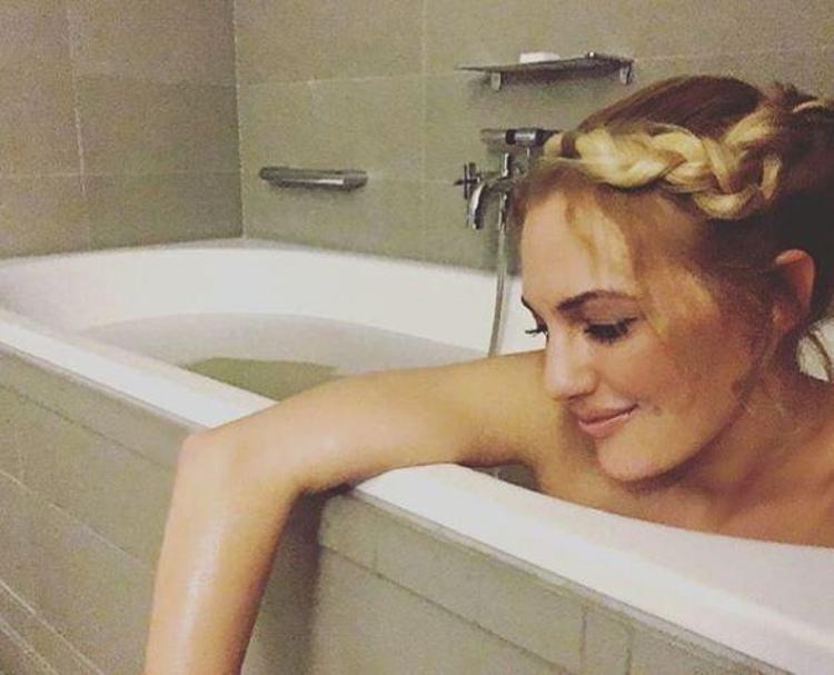 Bomba iddia Boşanmayı Meryem Uzerli ile kutladı...