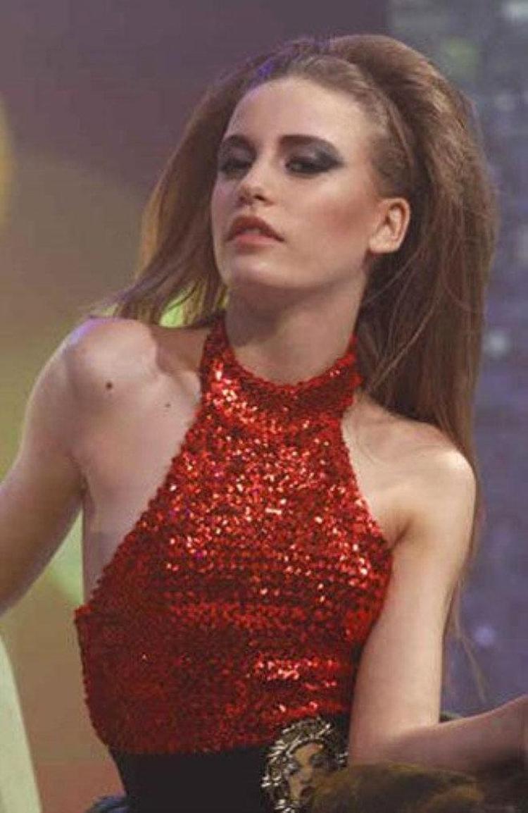 Serenay Sarıkayanın değişimi göğüsleriyle başladı