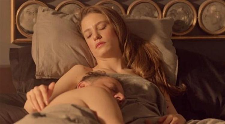 Serenay Sarıkaya sosyal medyayı salladı