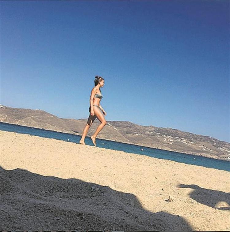 Serenay Sarıkaya sosyal medyayı salladı