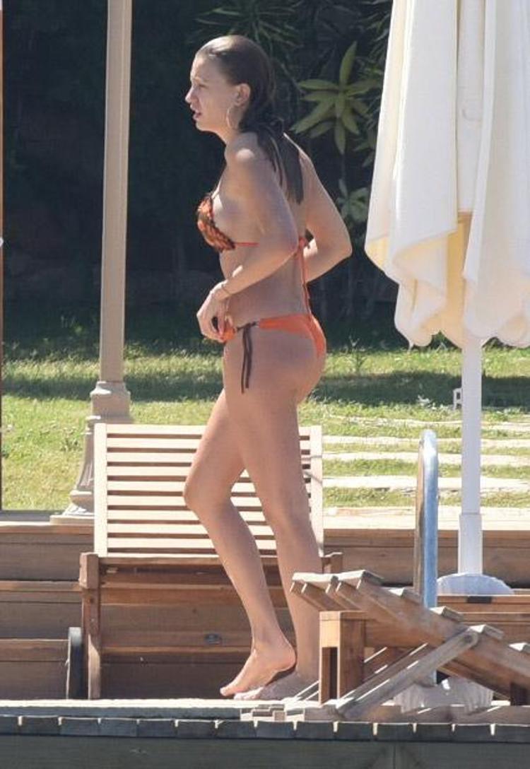 Serenay Sarıkaya sosyal medyayı salladı