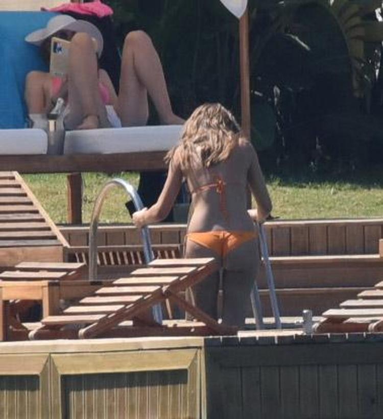 Serenay Sarıkaya sosyal medyayı salladı