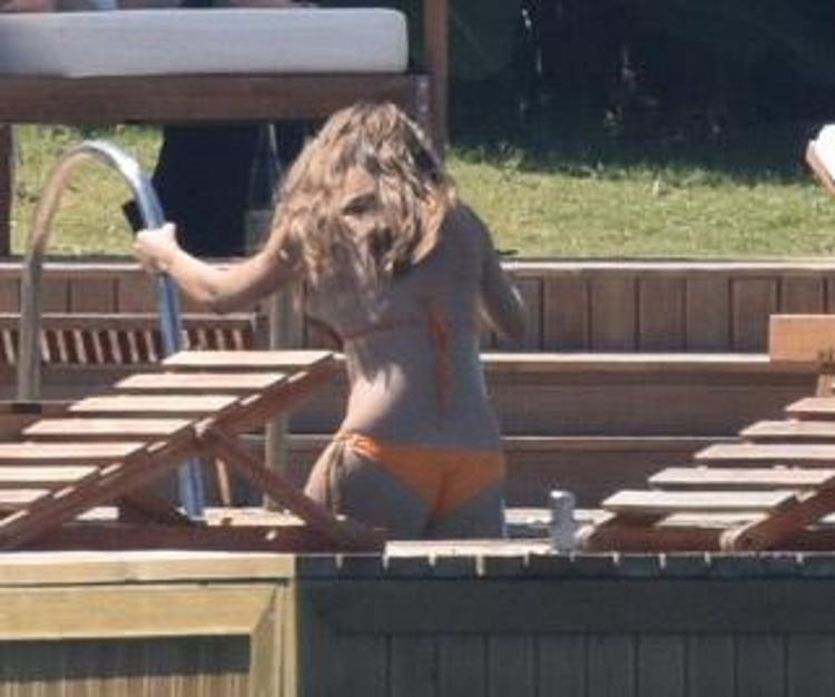 Serenay Sarıkaya sosyal medyayı salladı