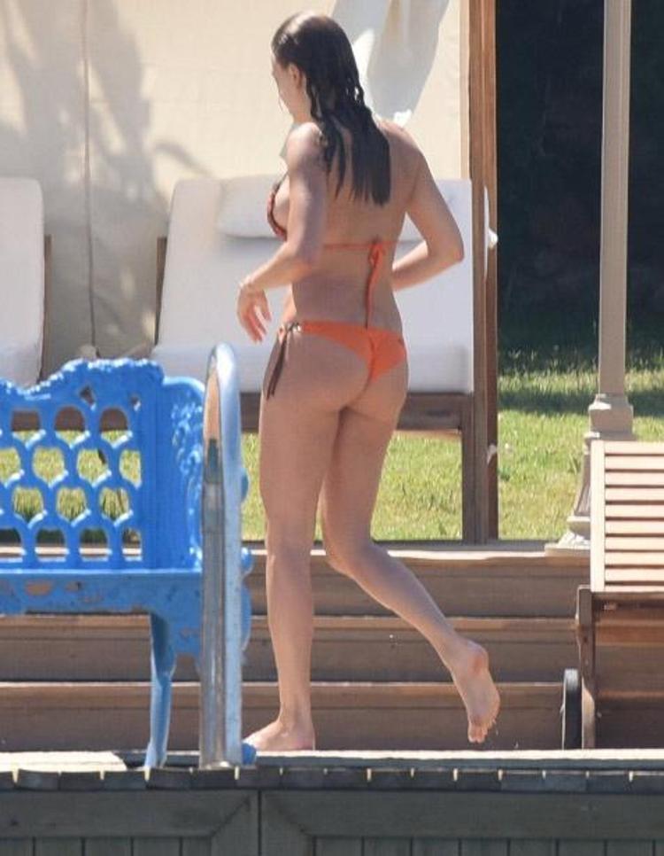 Serenay Sarıkaya sosyal medyayı salladı